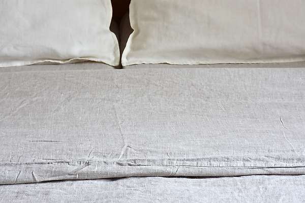 Pure washed linen bed linens from the Revolana range 2/2